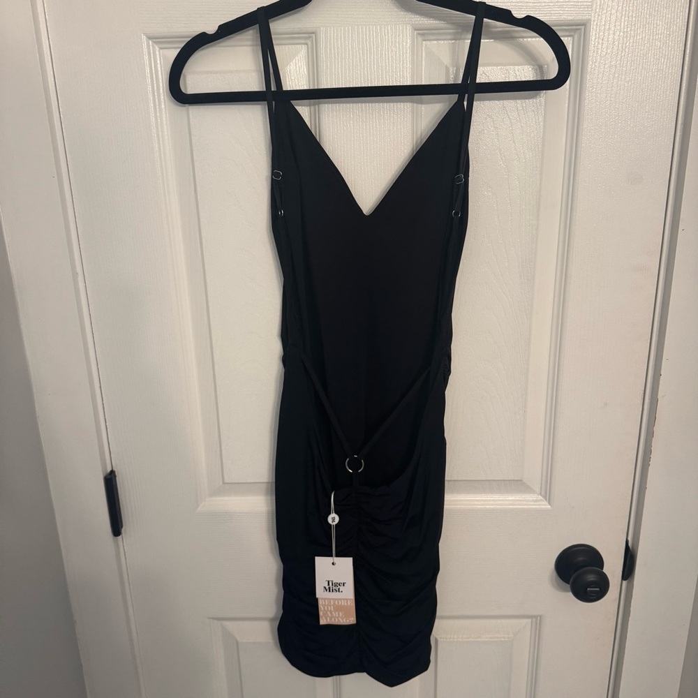 Tiger Mist Elegant Black Backless Dress - Picture 3 of 5